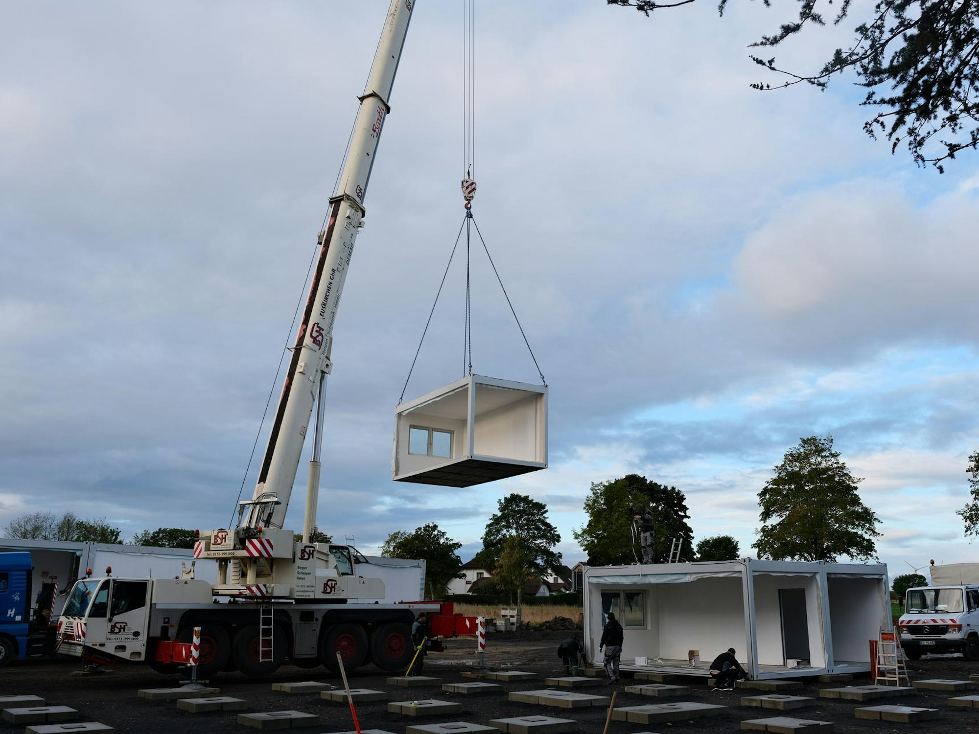 2022_10_11_Buerocontaineranlage_Rathaus_Aufbau