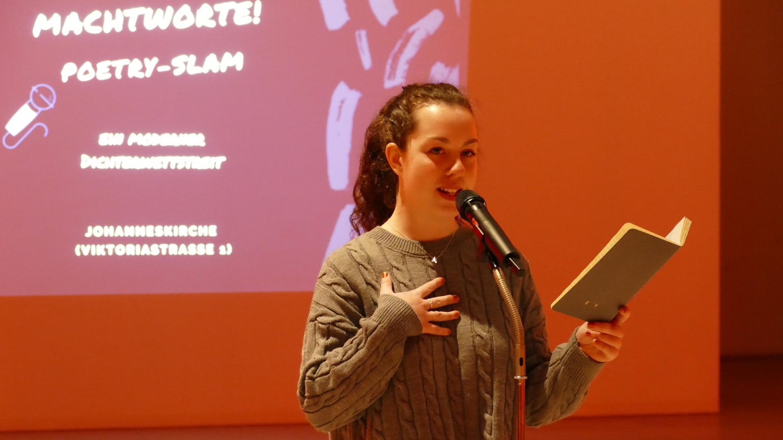 20221029-mfu-poetryslam_04