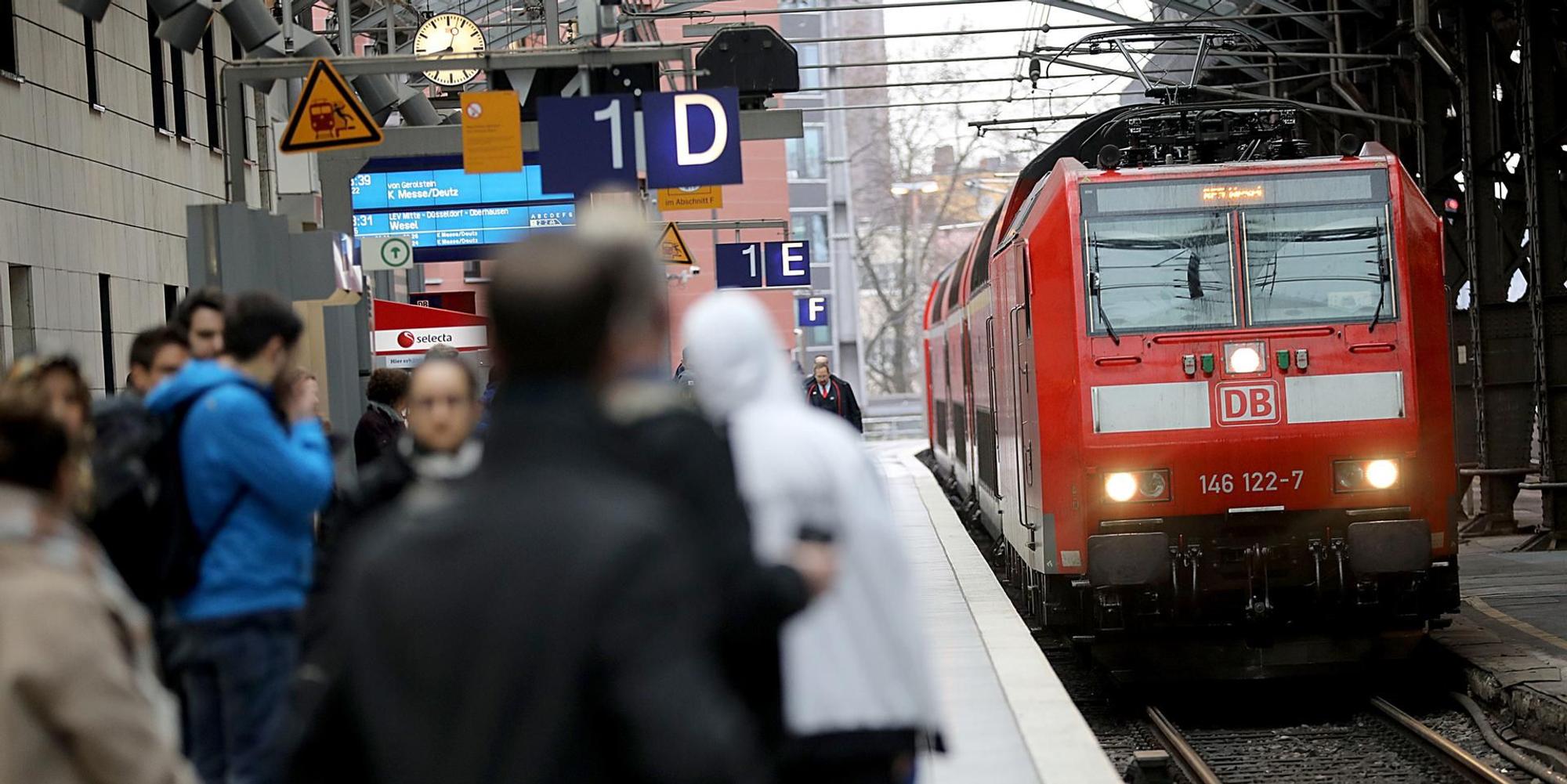 Bahn Kölner Hbf 291118