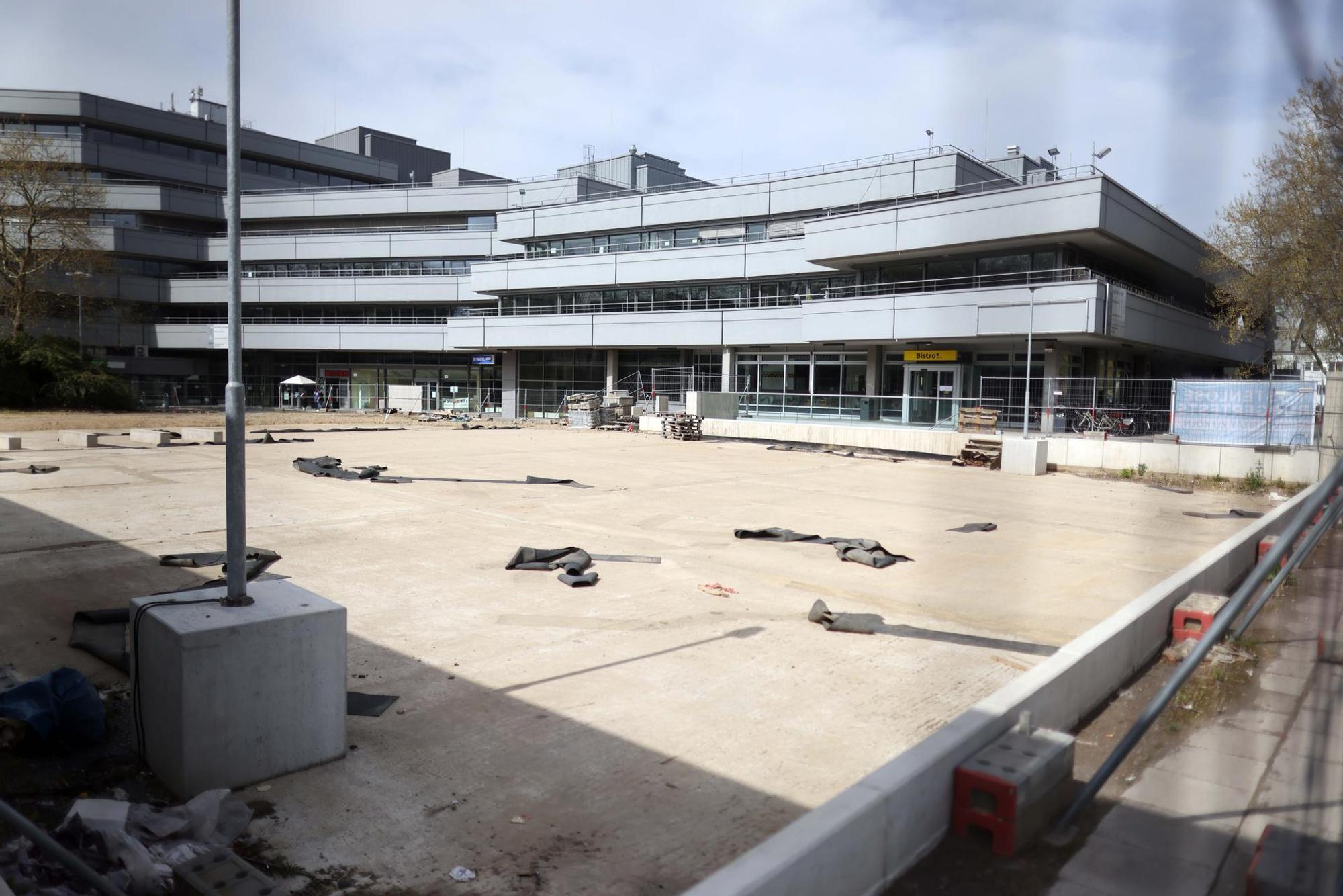 nab220413_Uni_10