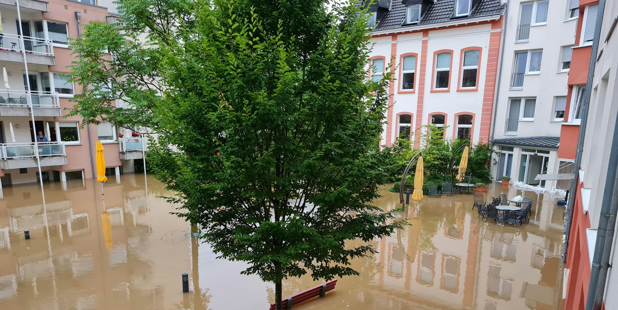 Woellner-Stift_Innenhof_Hochwasser 130821
