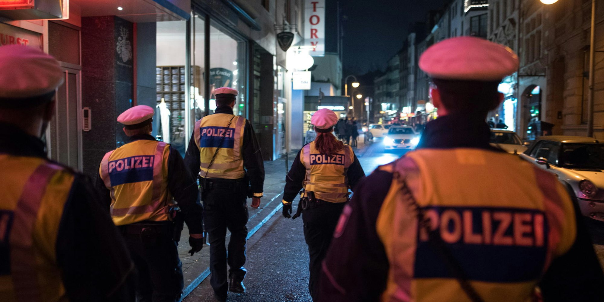 cob_20161217_Ringe_-_Hohenzollernring_-_Polizei_24