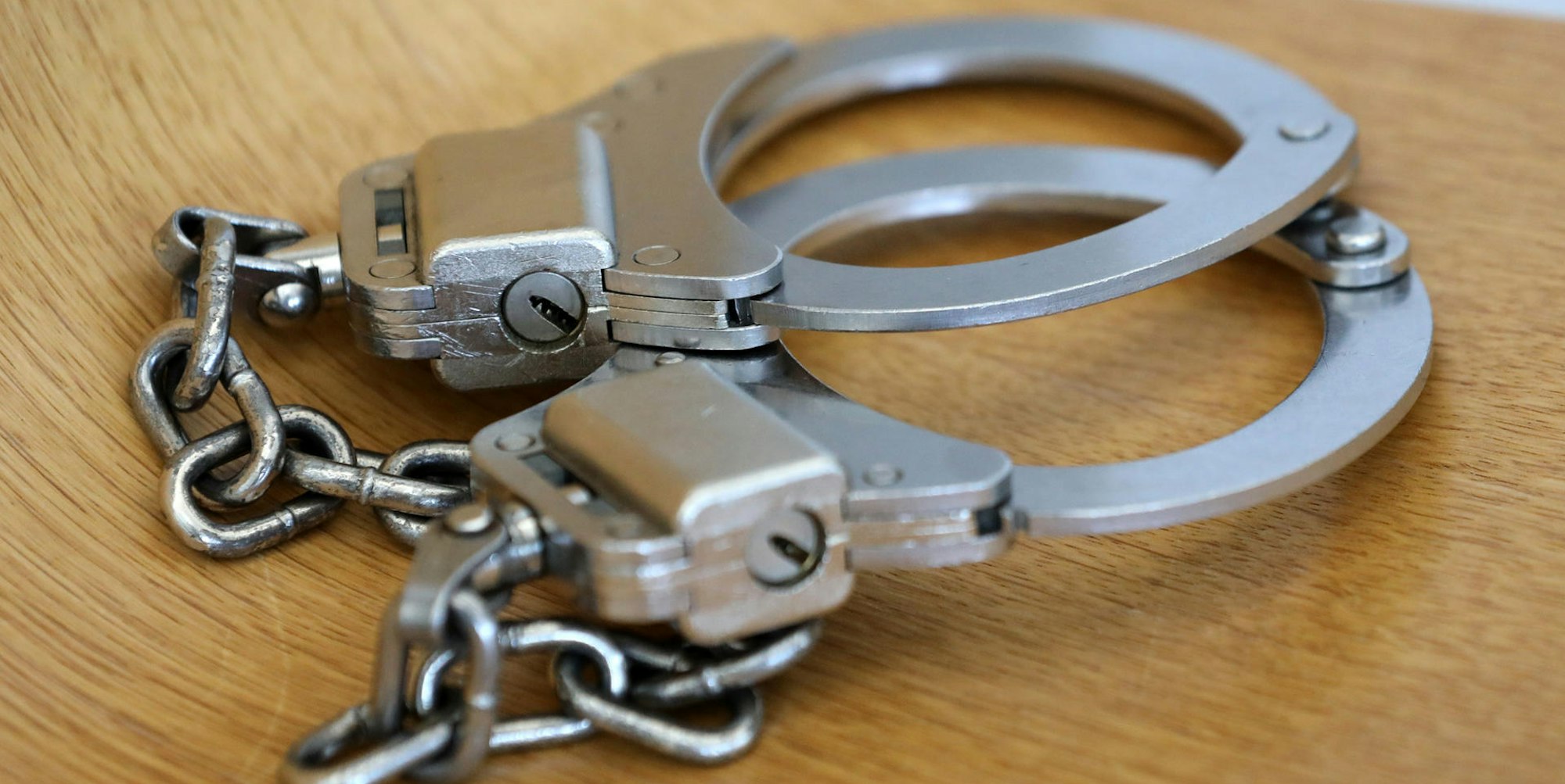 Handschellen Symbol 140622