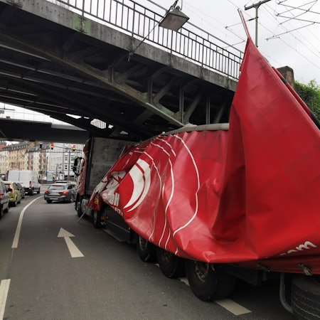 unfall deutzer brücke hanano 2