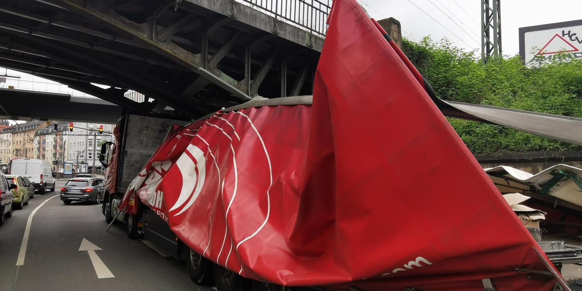 unfall deutzer brücke hanano 2