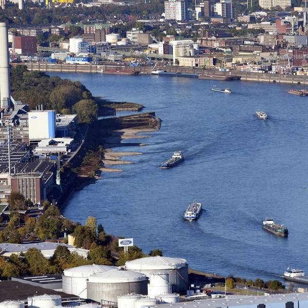 Rhein dpa