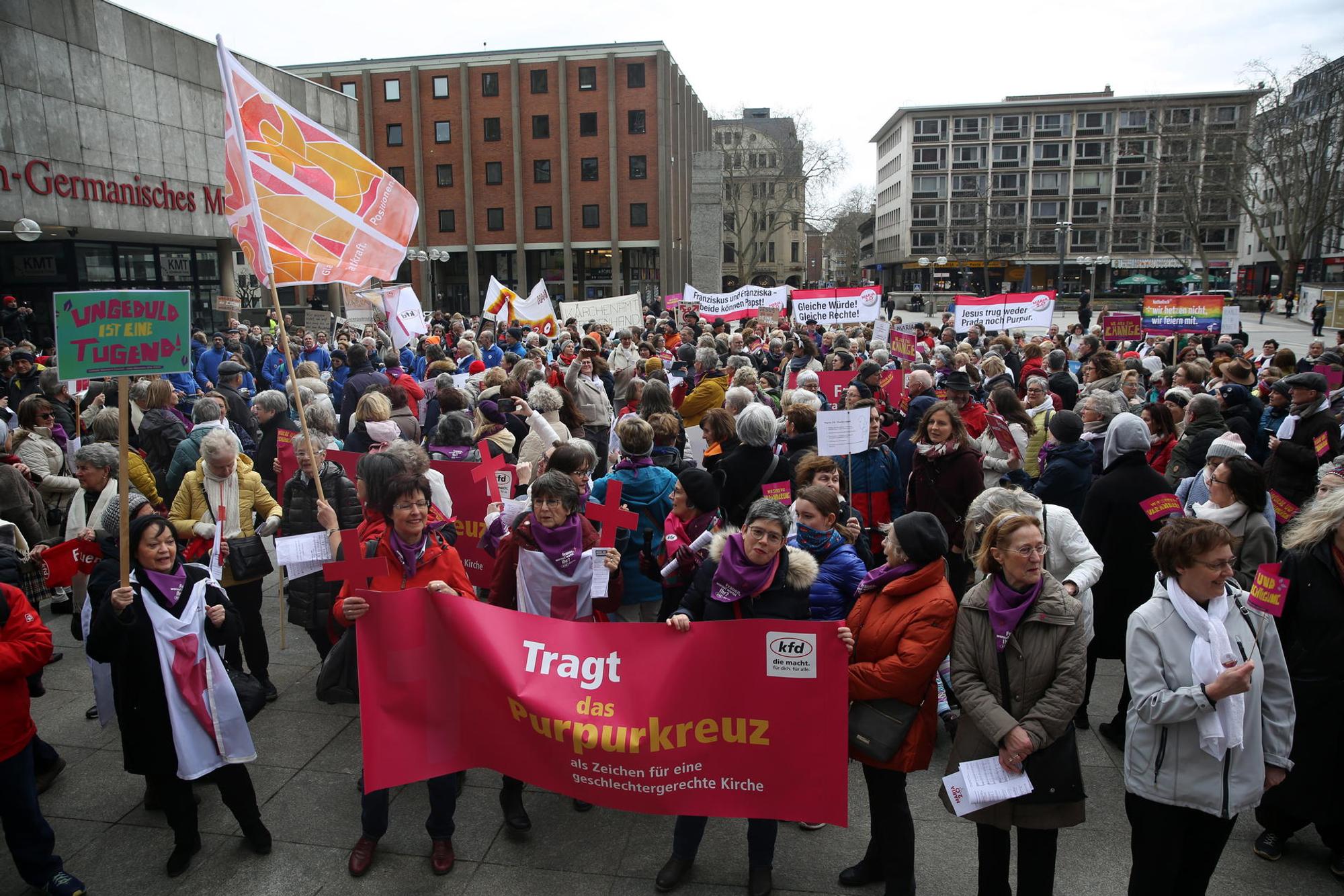 nab200308_Demo_Frauentag_02