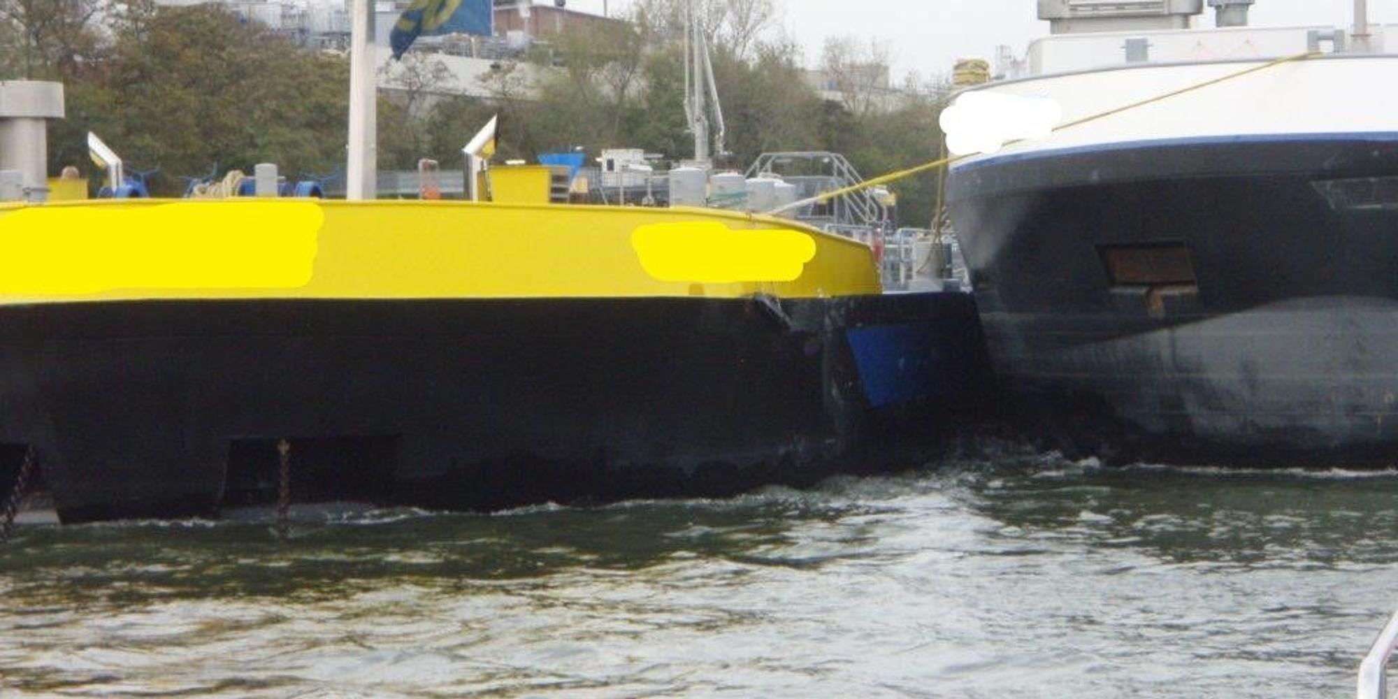 Schiffsunfall Wesseling POLIZEI 031122