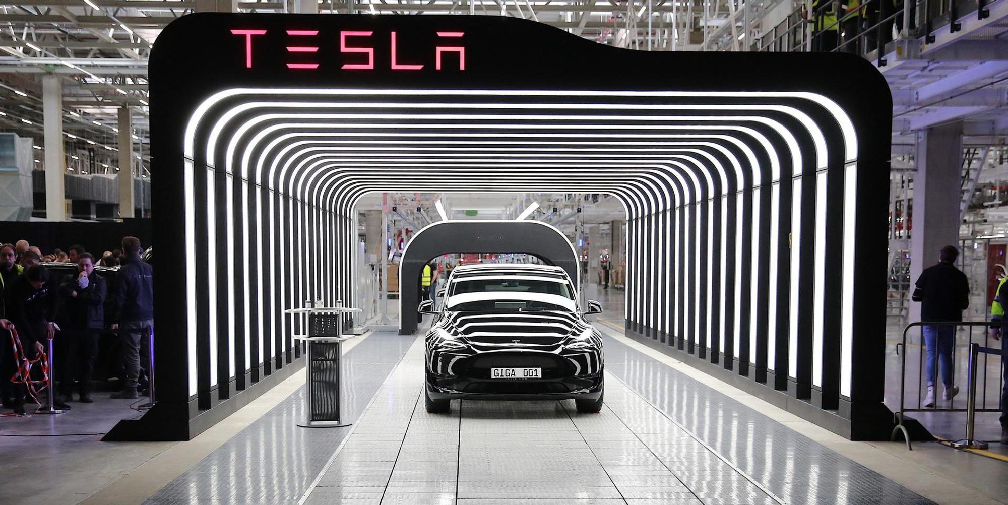 Tesla Auto getty 220322