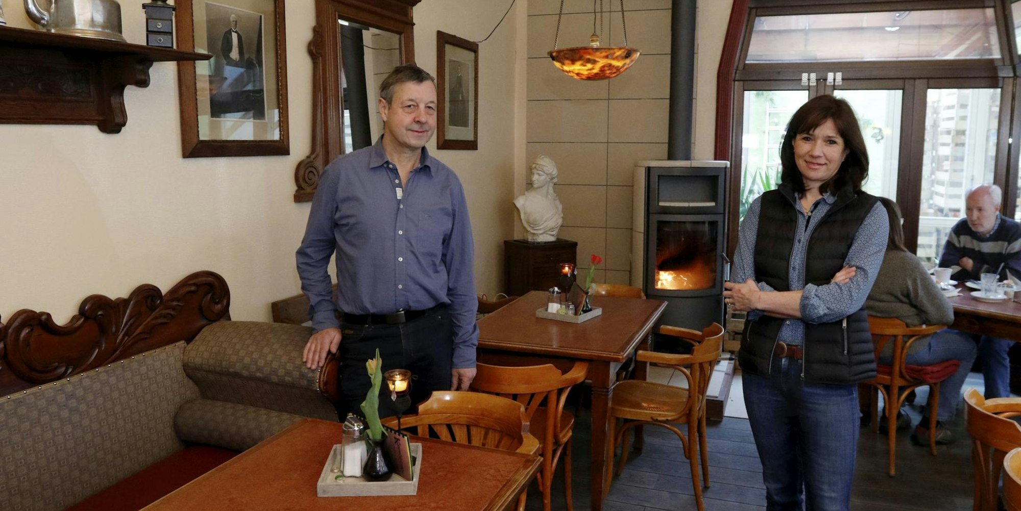 Franz und Ingrid Lauer Kommödchen