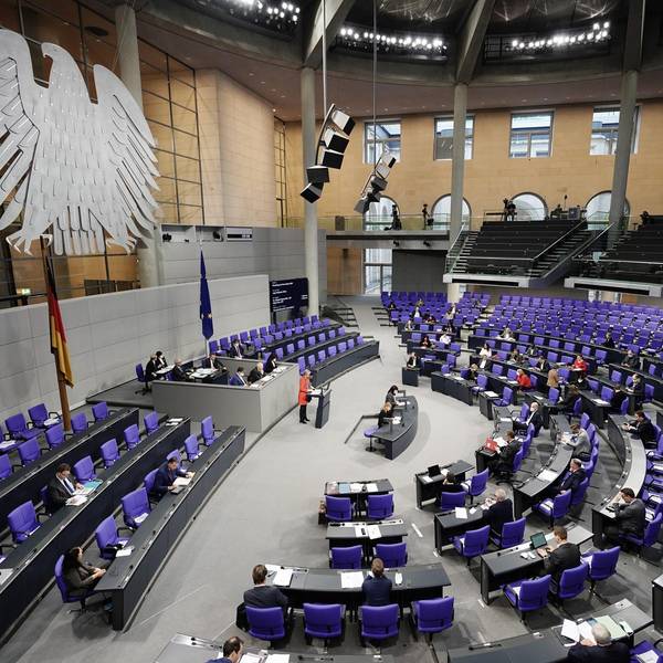 Bundestag dpa Runde