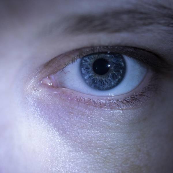Auge_einer_Frau