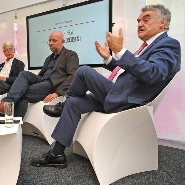 le-podiumsdiskussion-clans_(2)