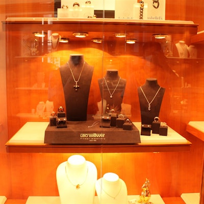 Vitrine Schloss Bensberg 060921