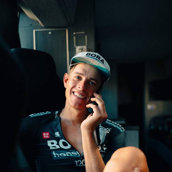 Nils Politt am Handy