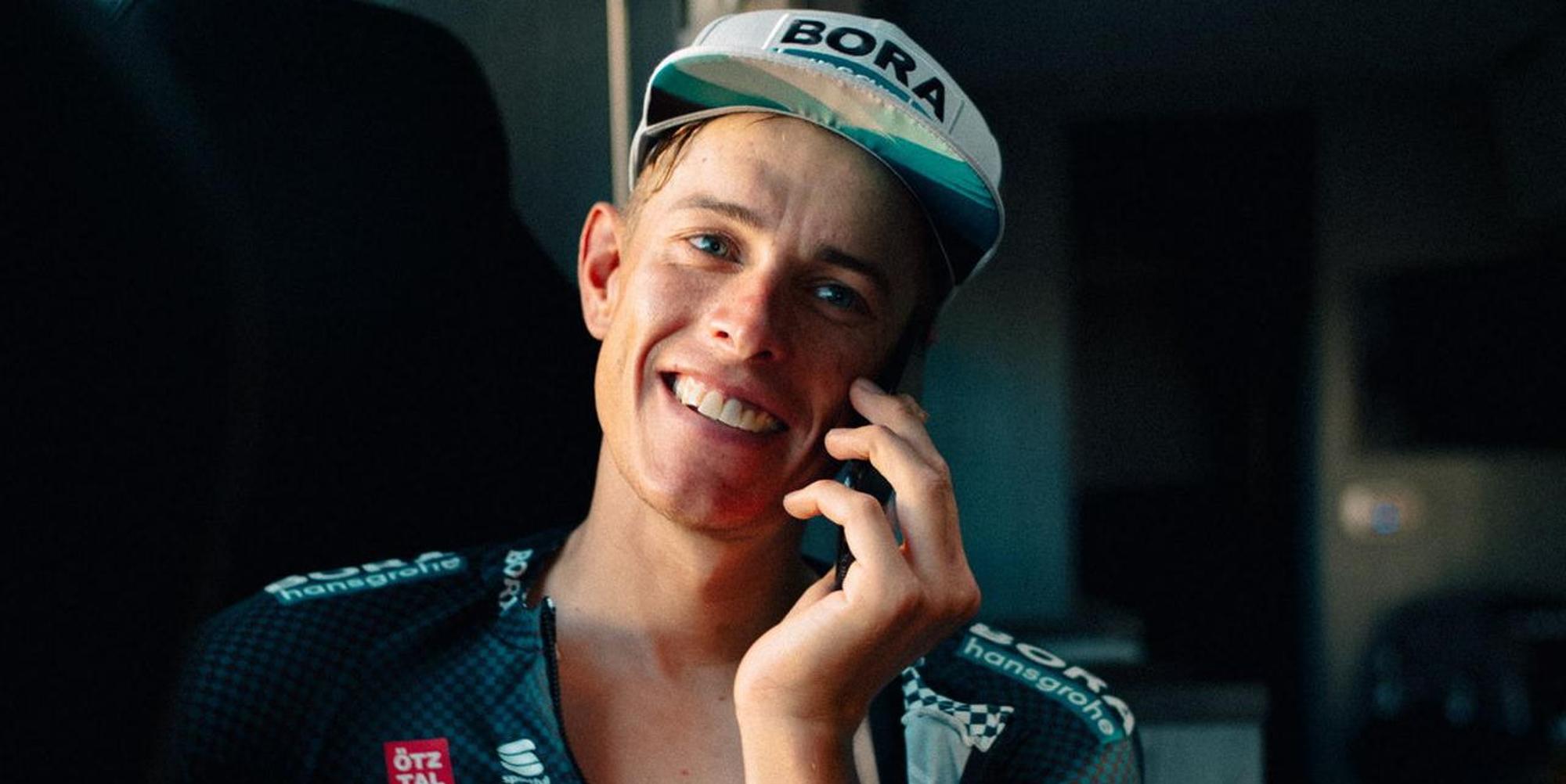 Nils Politt am Handy