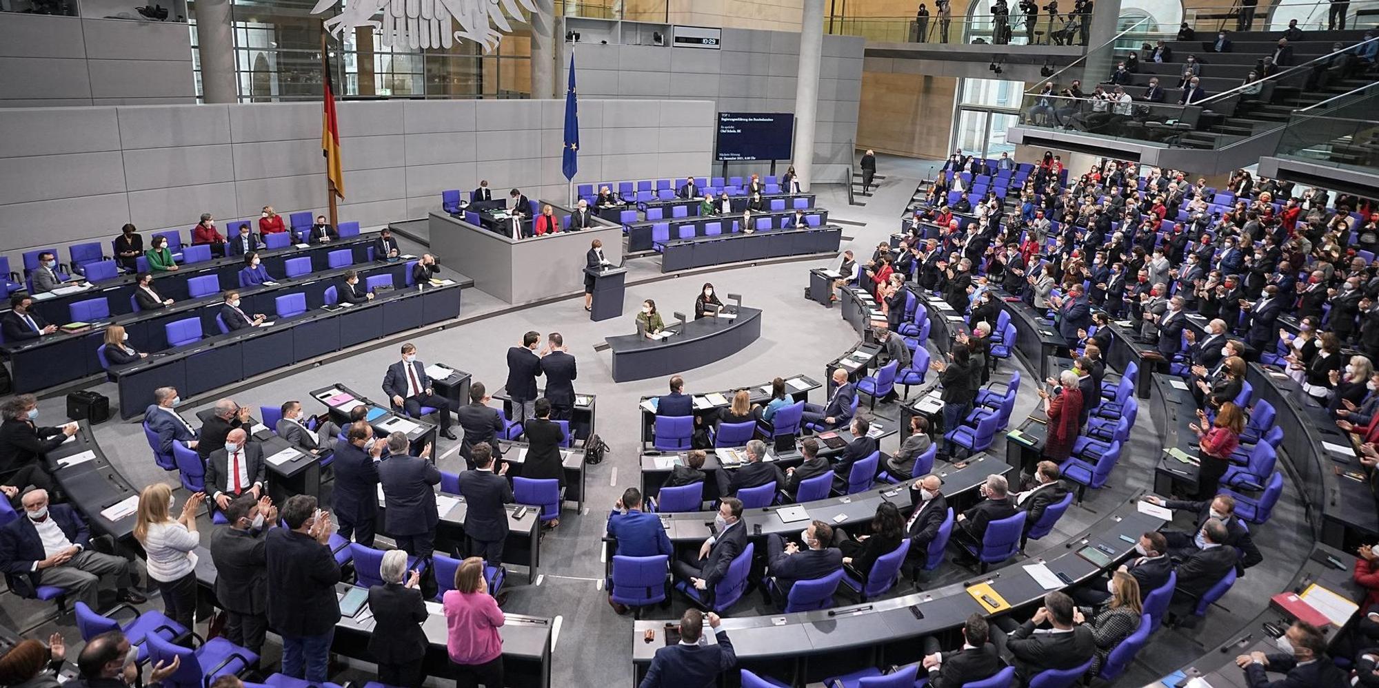 Bundestag DPA 151221
