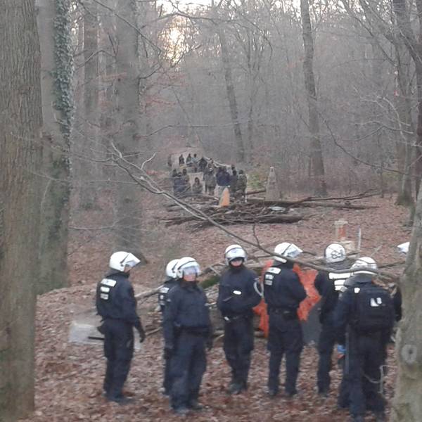 Hambach_Aktivisten_Polizei