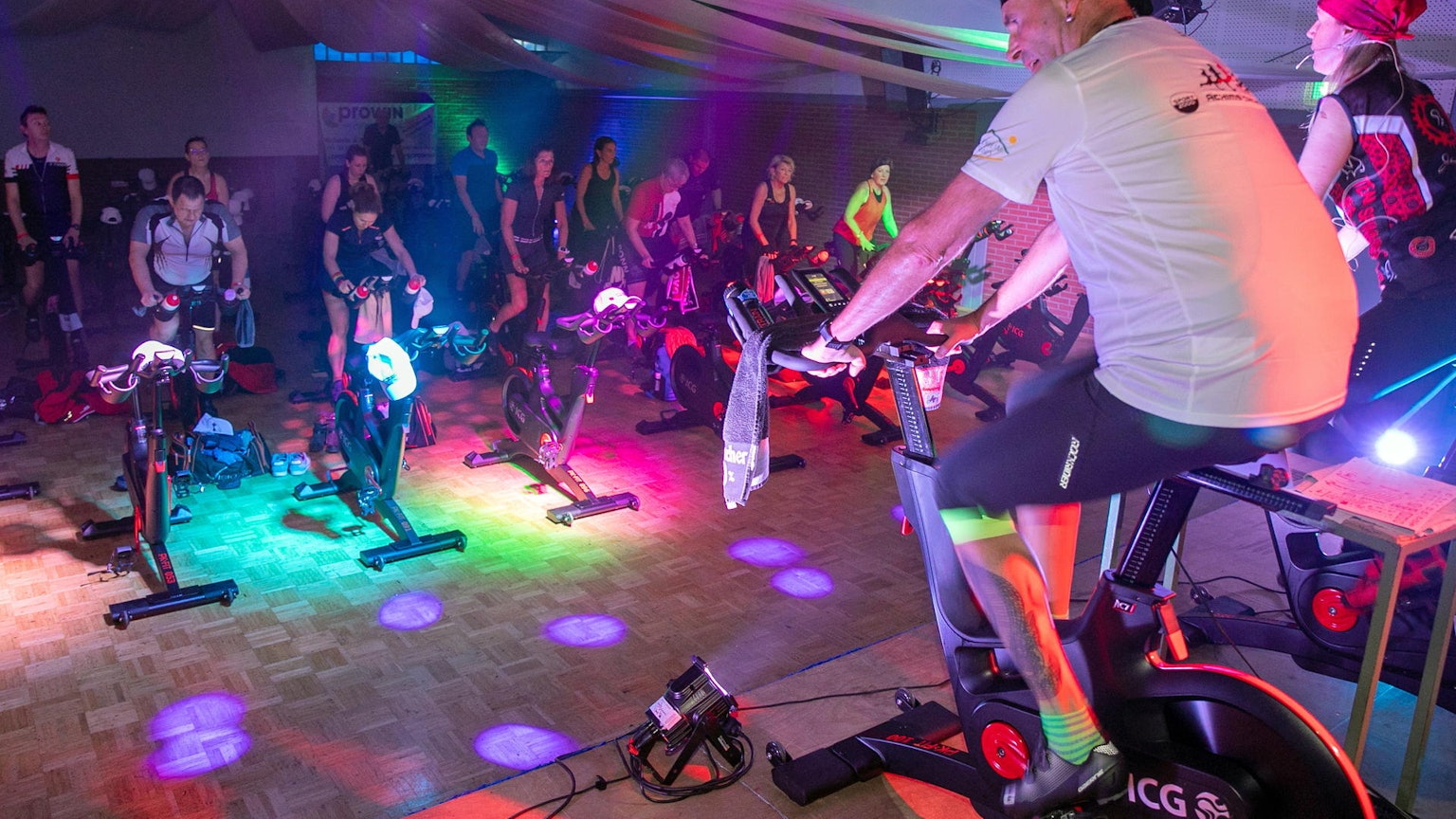 Oberdrees_Indoor_Cycling_Blick_von_oben