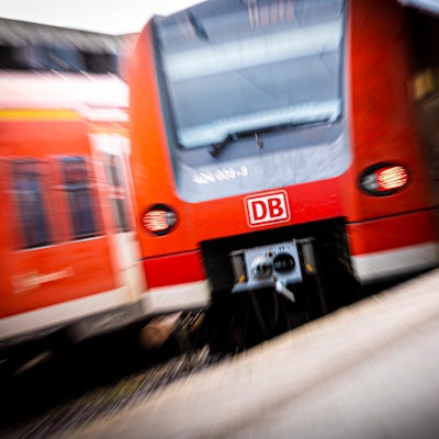 warten auf die Bahn