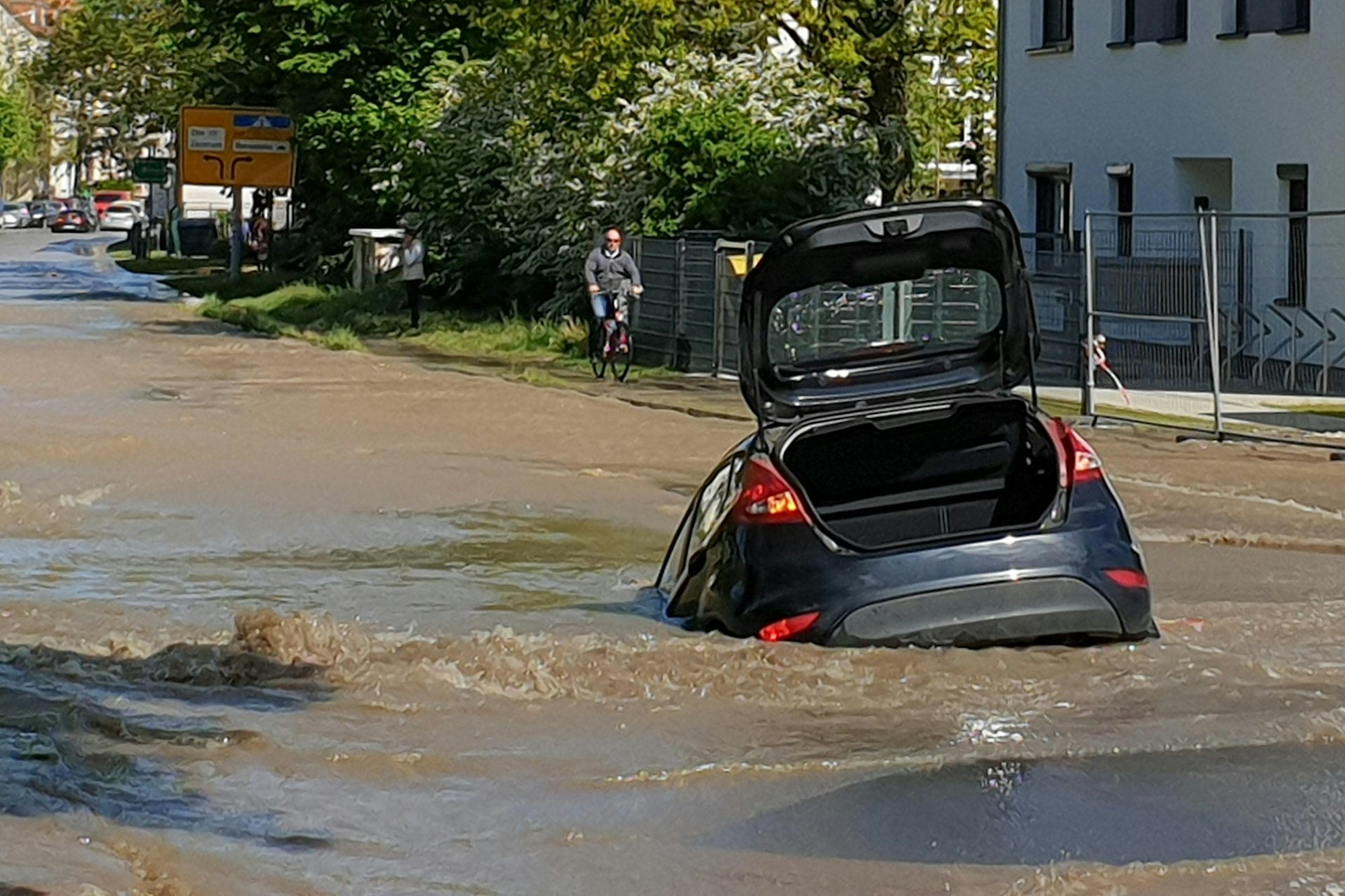 Versunkenes Auto 2