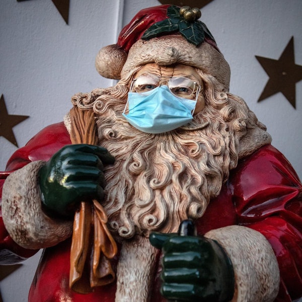 weihnachtsmann mit maske