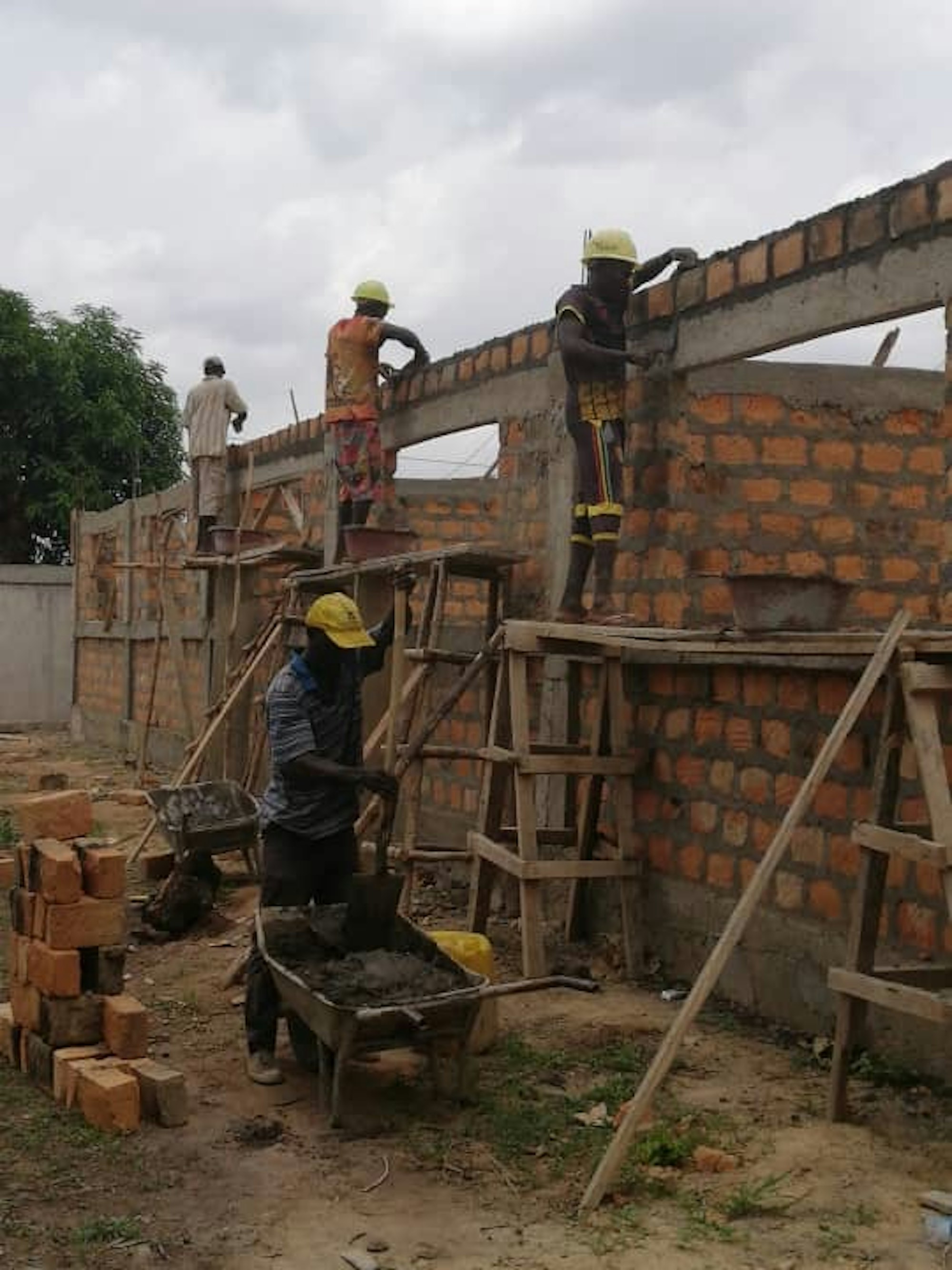 Schule wird gebaut