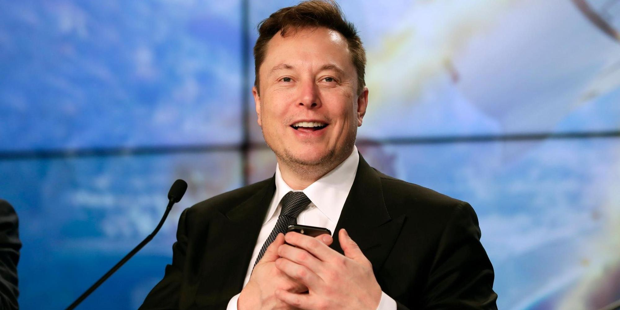 Elon Musk 110422