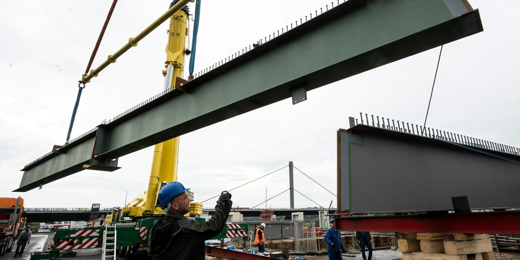 Stahlbauteile Leverkusener Brücke