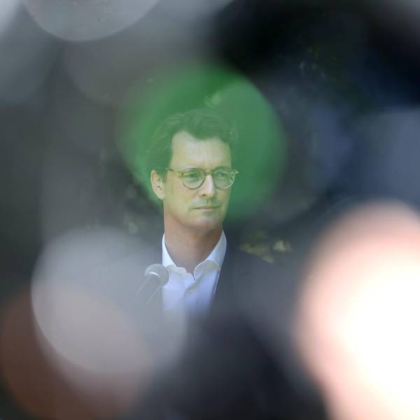 Hendrik Wüst vor der Kamera