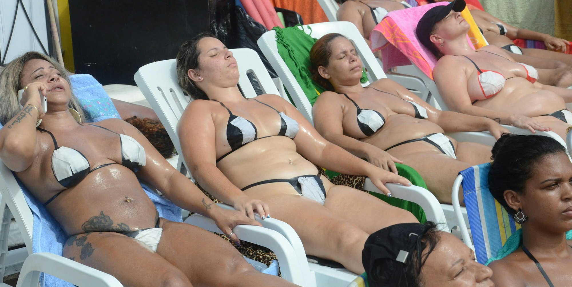 Klebeband_Bräunungsstreifen_Header_dpa