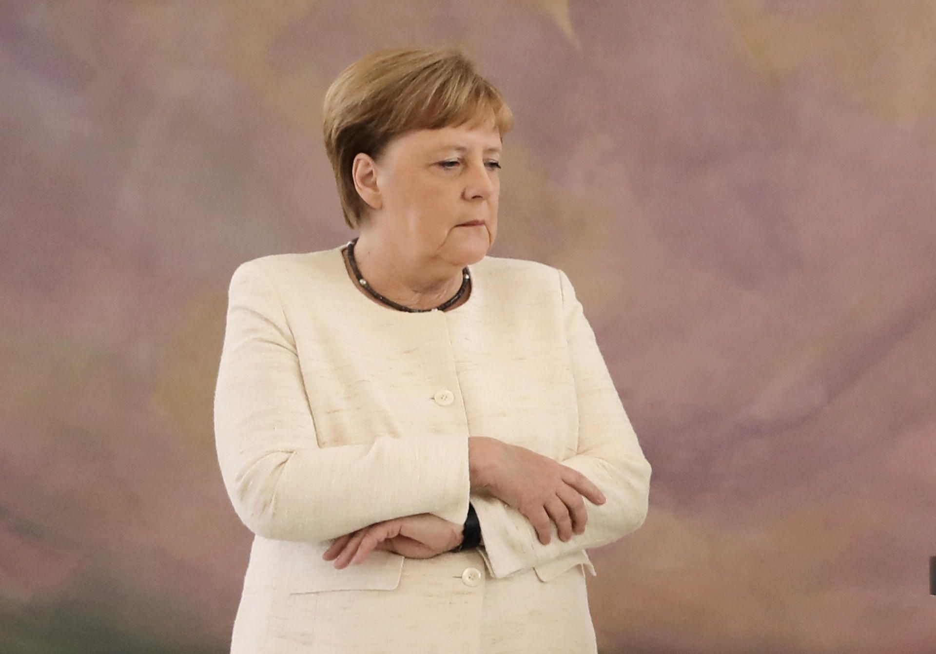 Merkel zittert erneut