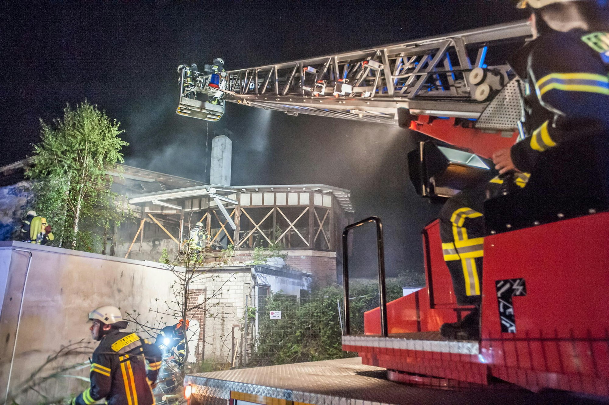 leverkusen-alt-schlebusch-brennt--alf_6544