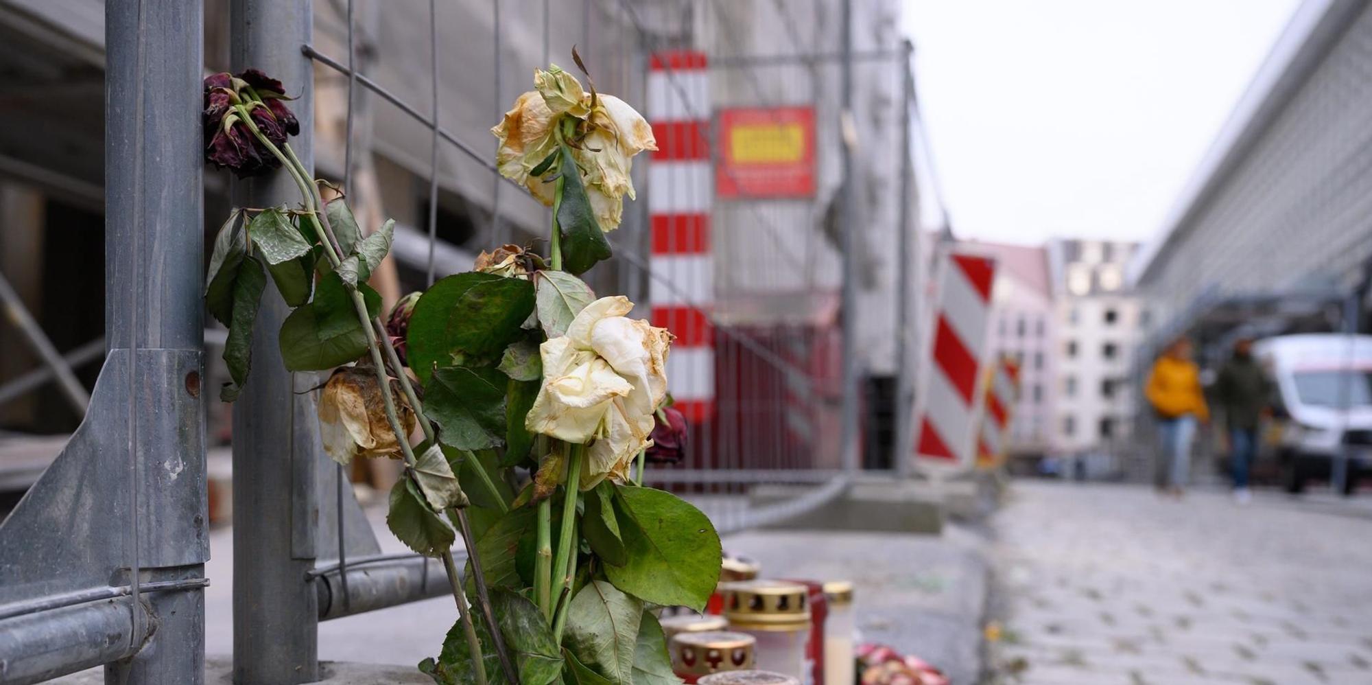 Blumen am Tatort in Dresden