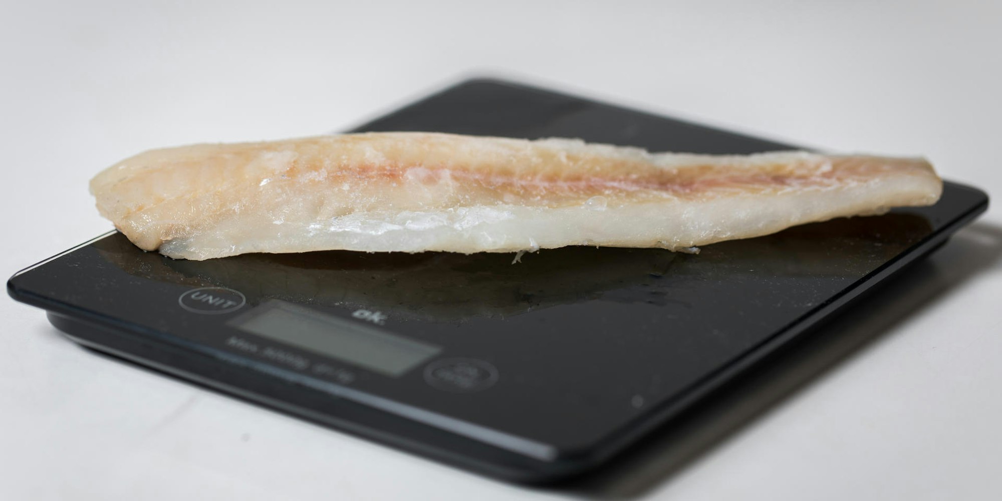 Tiefkühlfisch_Verbraucher_werden_ueber_den_Tisch_gezogen_Gewicht_dpa