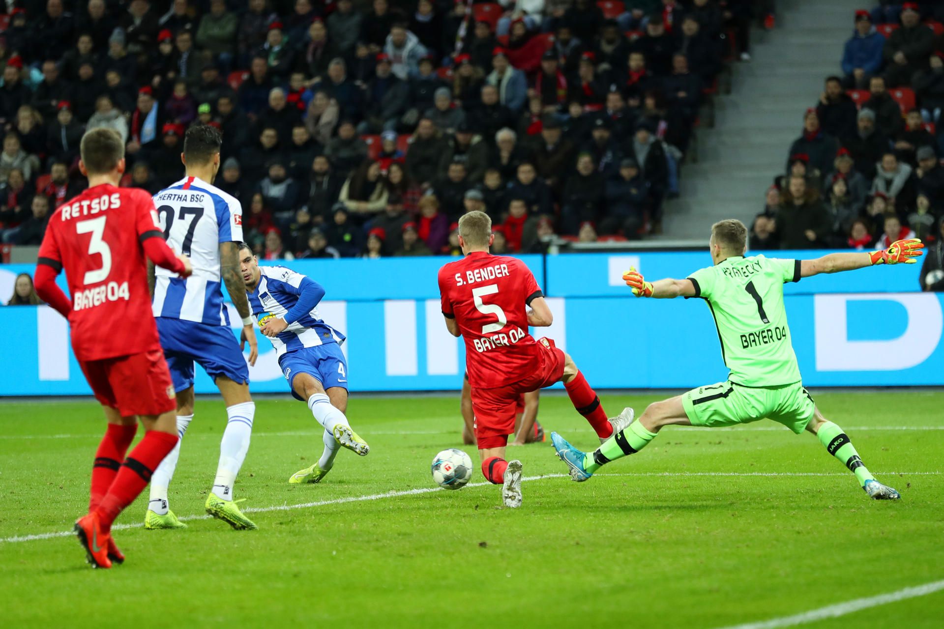 Hertha_Bayer1