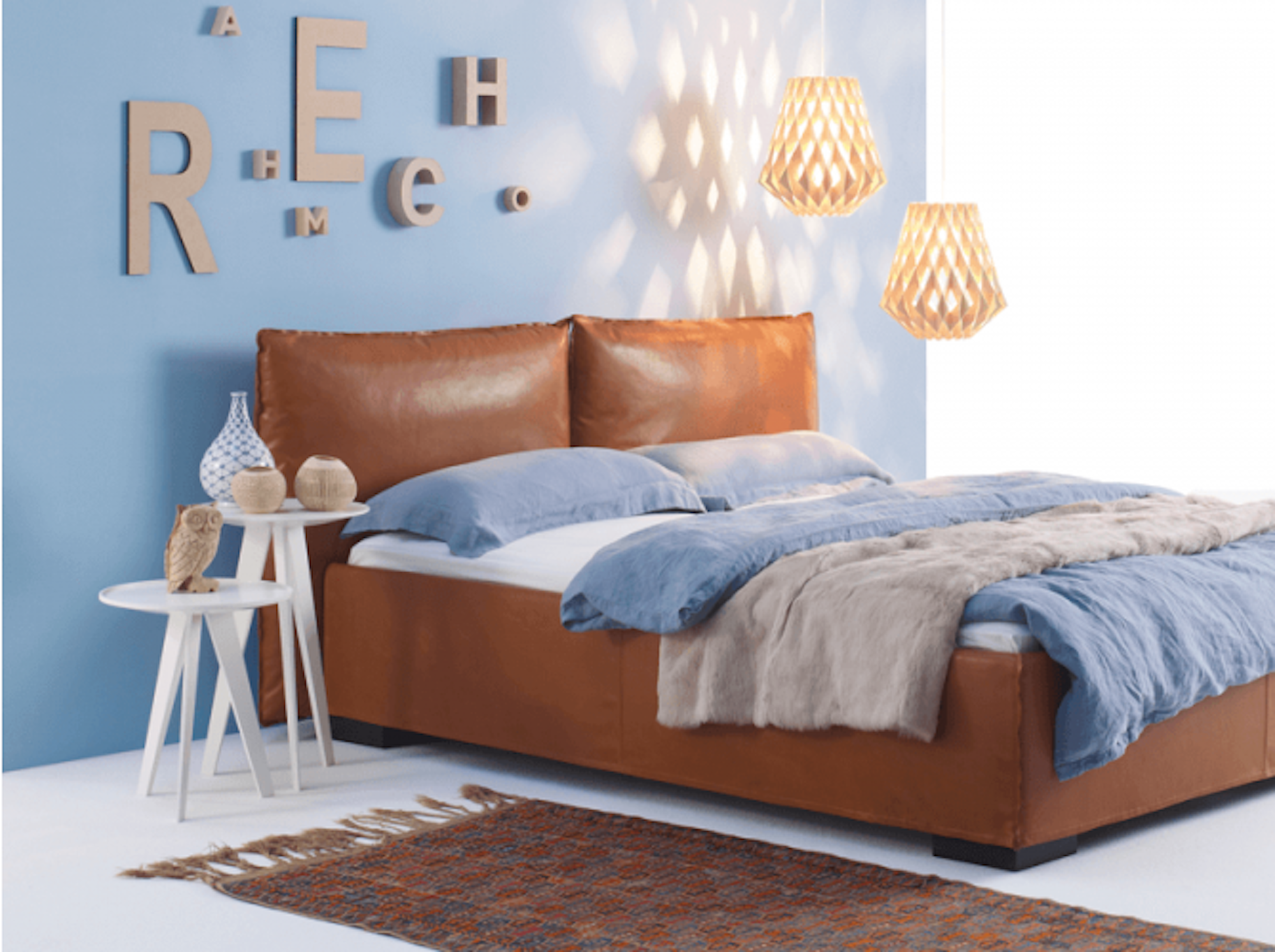 moeller_polsterbett_rose_md13_leder_raum_schraeg_1200-600