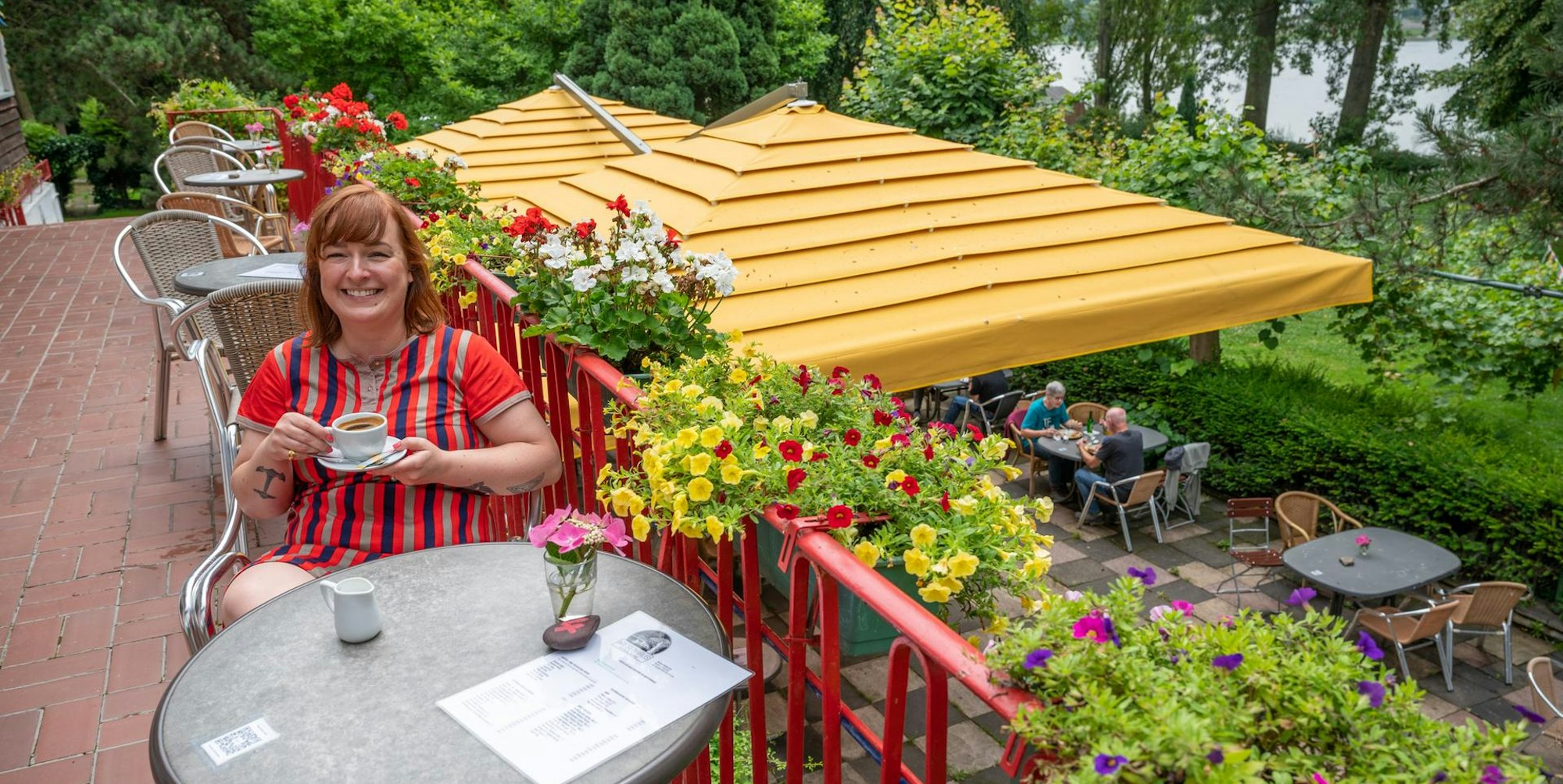 Floß Wiesenhaus im Cafe 2 Weiser