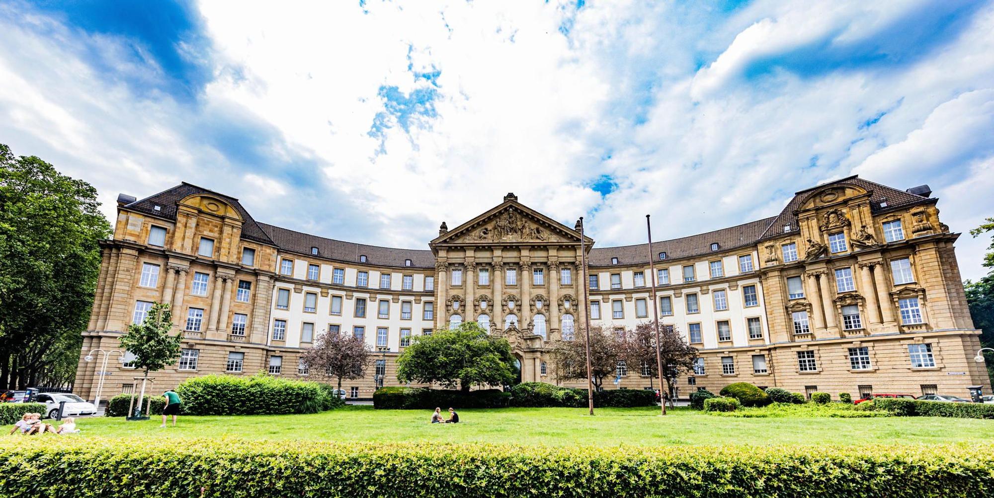 Haeuser_Justizgebaeude_Reichenspergerplatz_mbo_-4