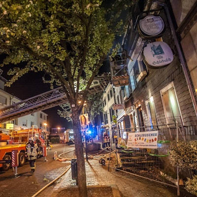 leverkusen-alt-schlebusch-brennt-ALF_6522