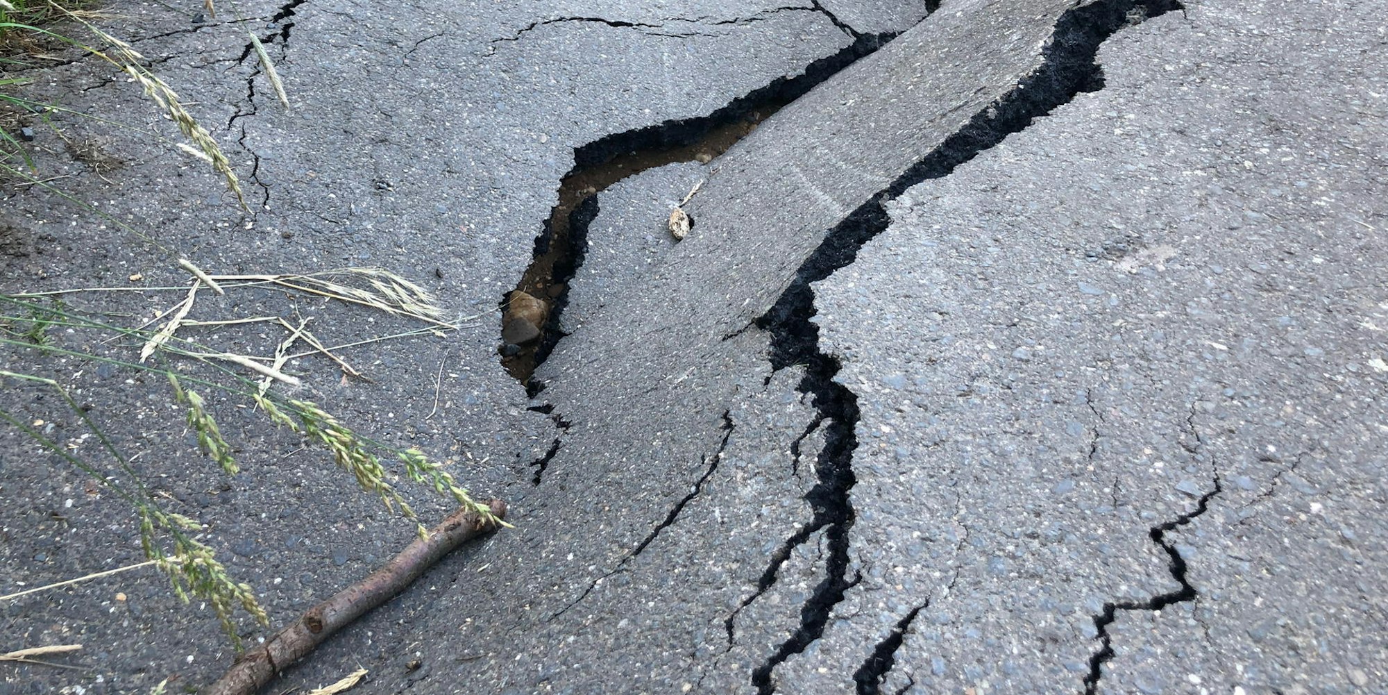 Unterspuelter_feldweg2