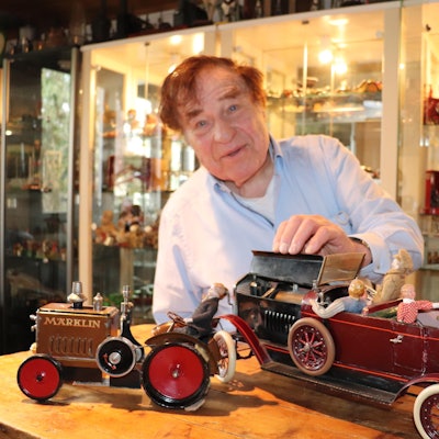 Dampfmaschinen getrant als Traktor und Cabriolett