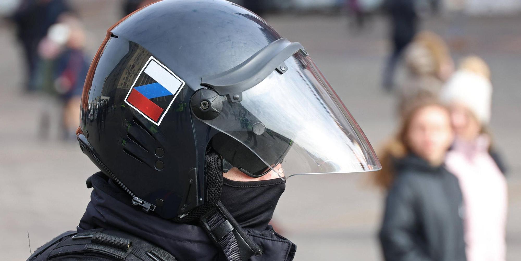 Russland Polizist Moskau 0322 IMAGO