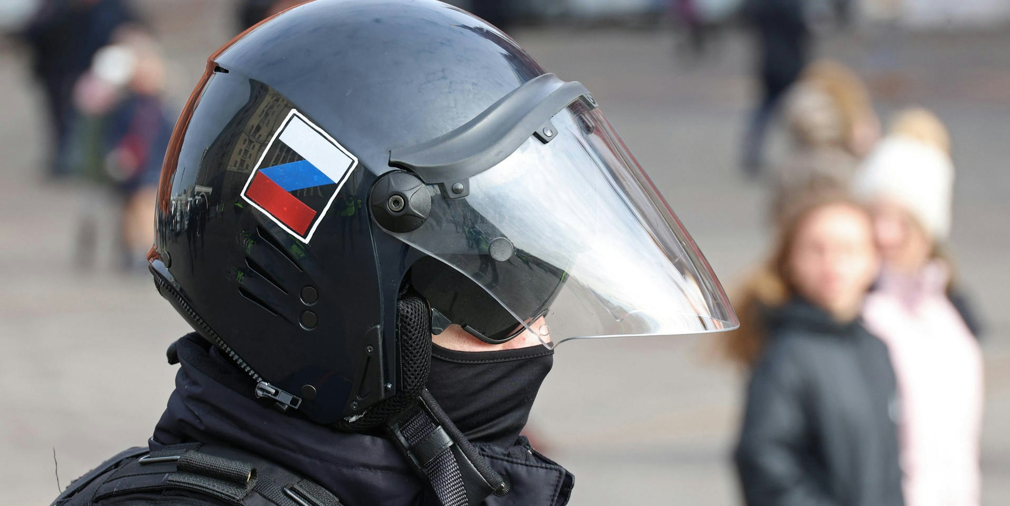 Russland Polizist Moskau 0322 IMAGO