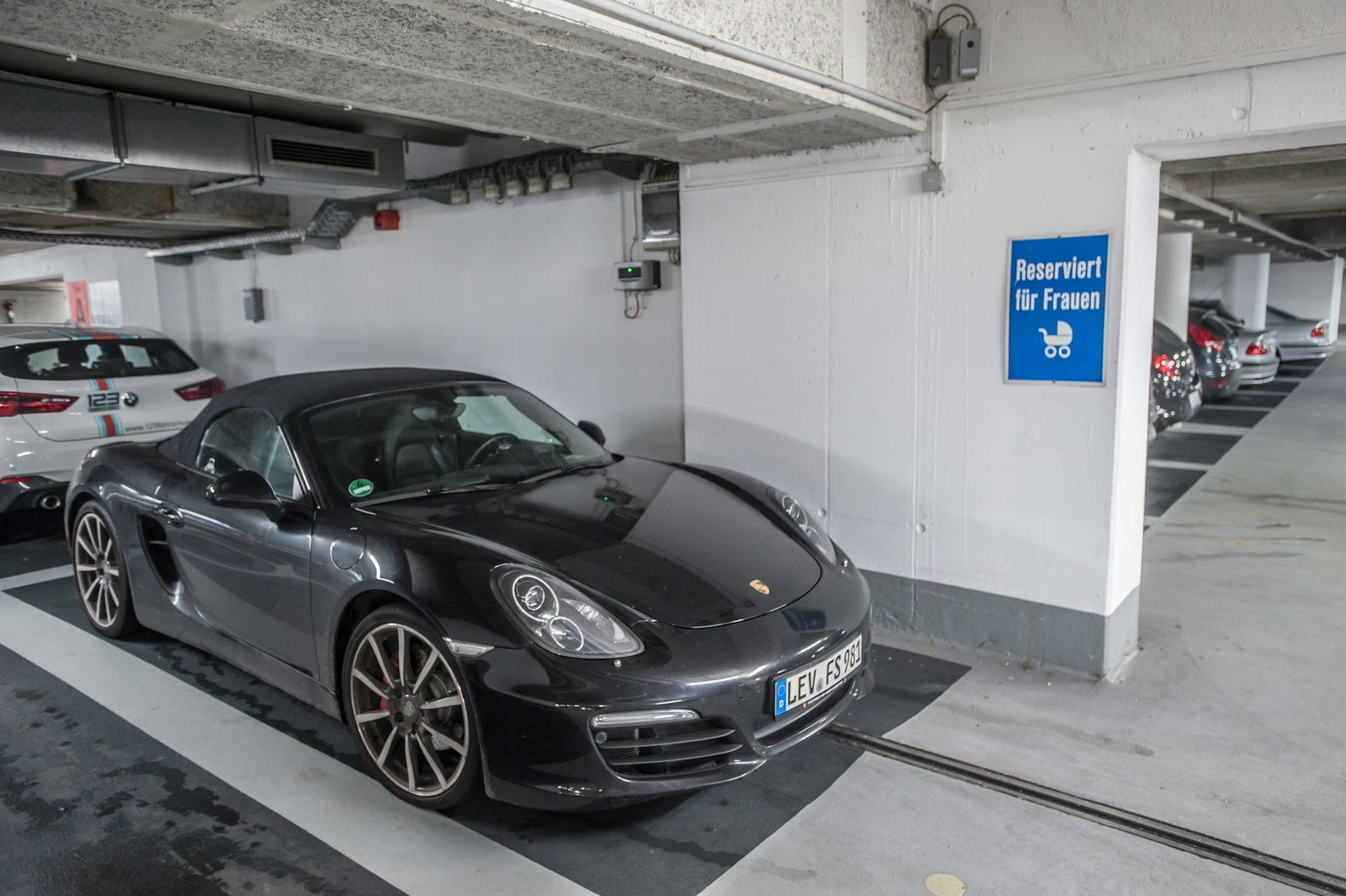 leverkusen-auto-von-frank-schoenberger-ALF_9980