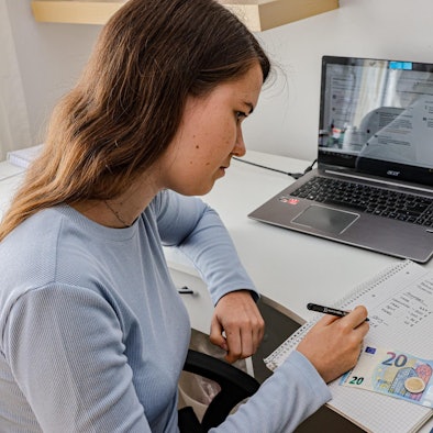 KR Studentin Sally rechnet