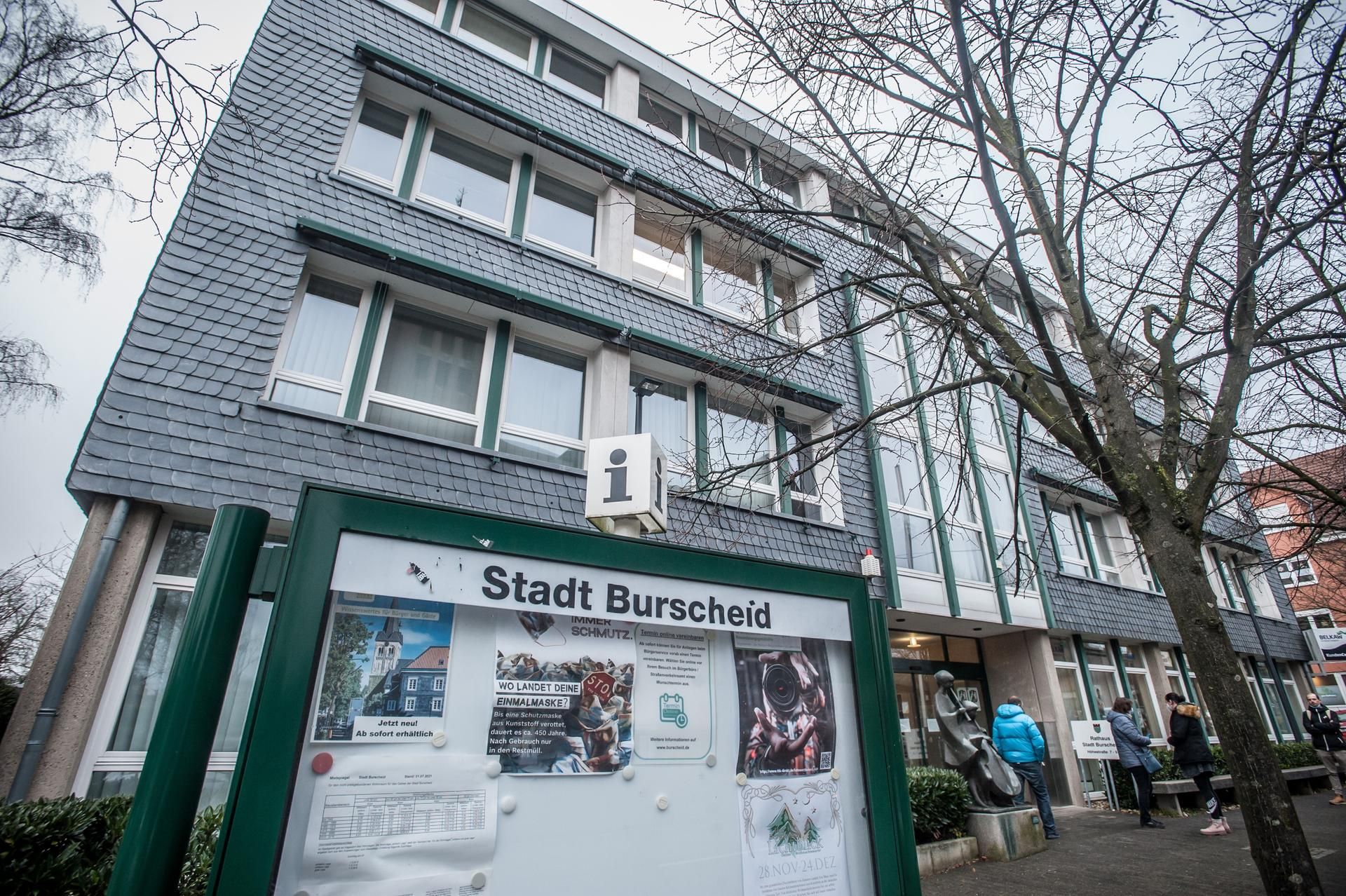Infotafel Stadt Burscheid Rathaus