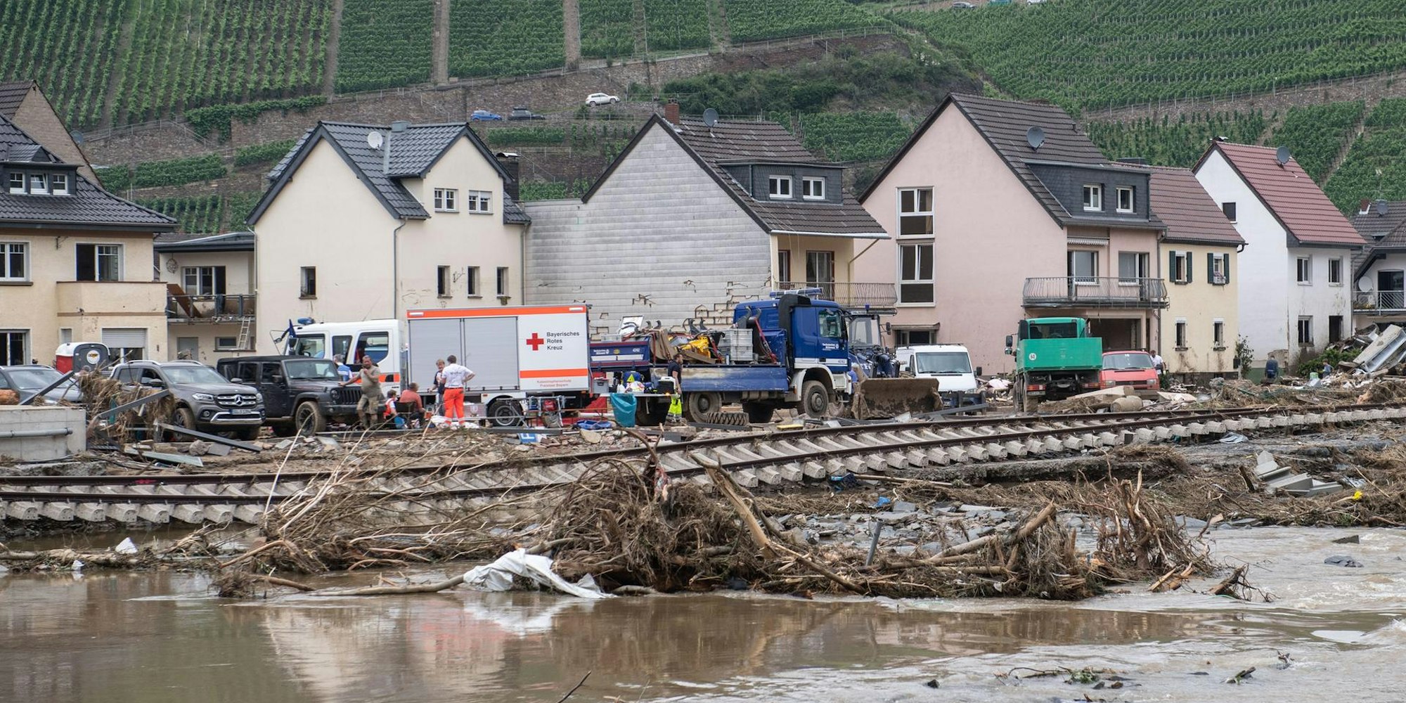 Bahnstrecke komplett zerstört