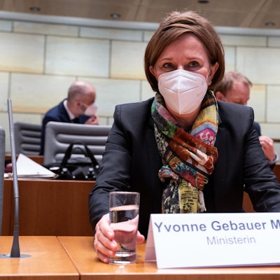 Yvonne Gebauer 190122