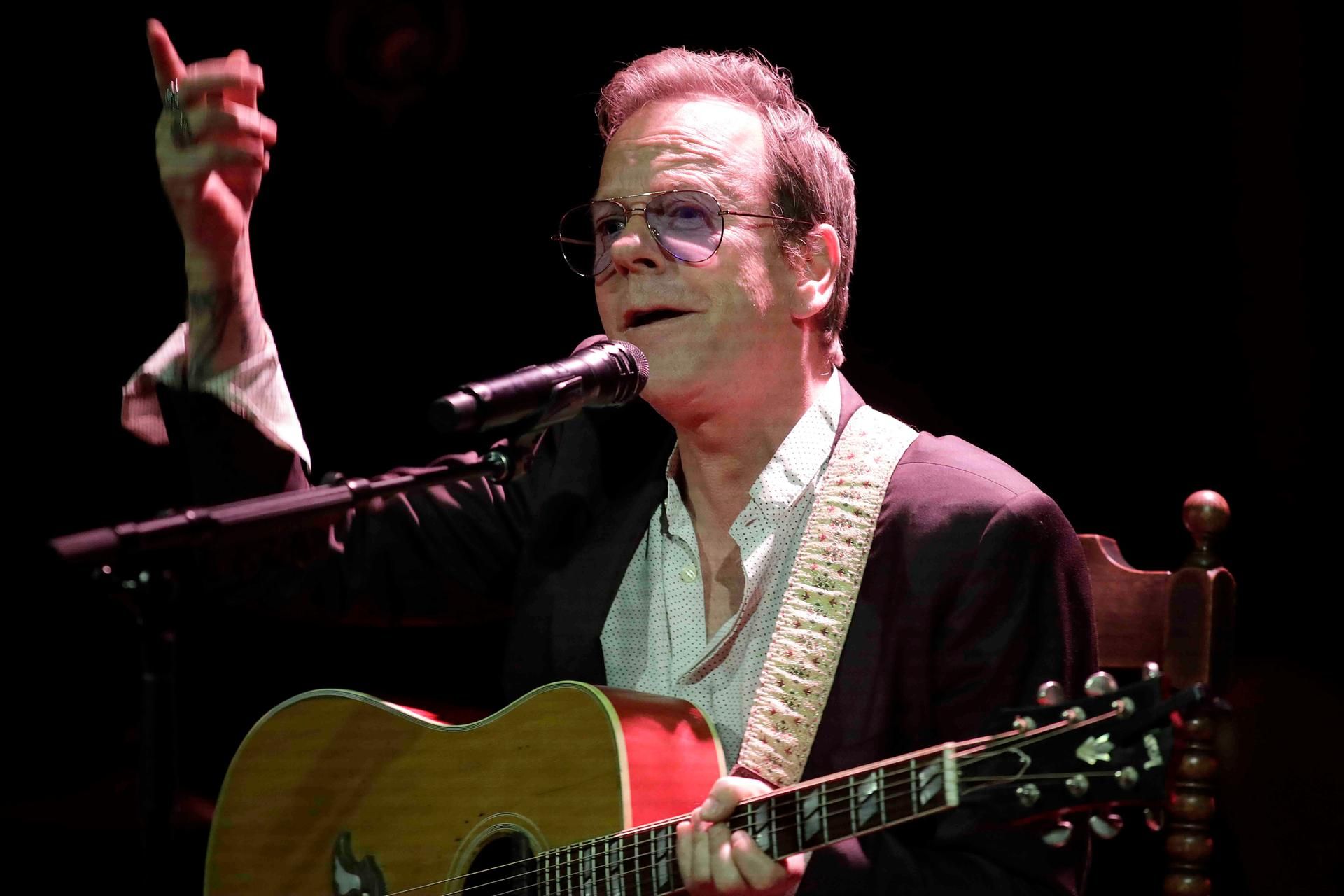 kiefer sutherland